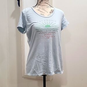 ✨️ Patagonia Woman's fitted t-shirt. Medium. B187